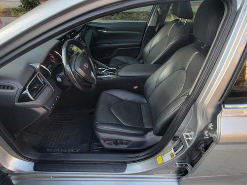 Used 2019 Toyota Camry XSE image 10