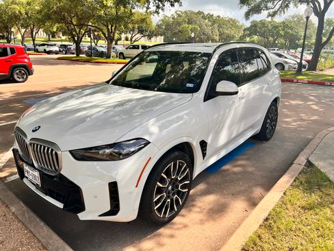Used 2024 BMW X5 sDrive40i w/ M Sport Package RWD image 1