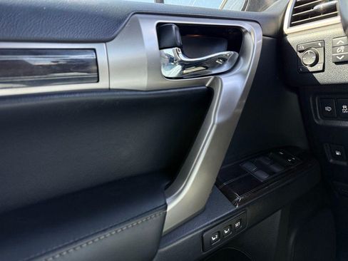 Used 2021 Lexus GX 460 Premium w/ Premium Package image 9