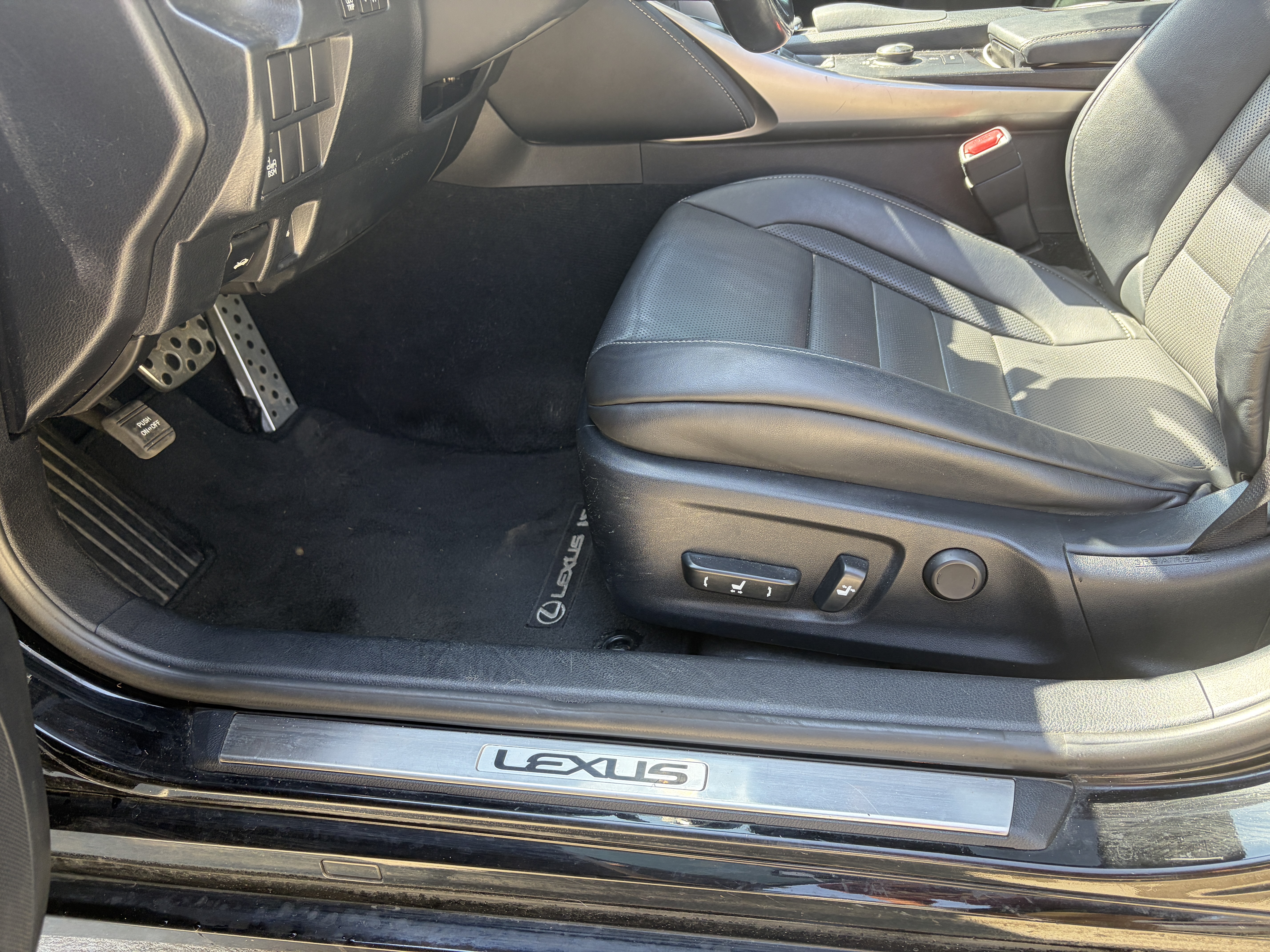 Used 2016 Lexus IS 300 AWD w/ F Sport Package image 5