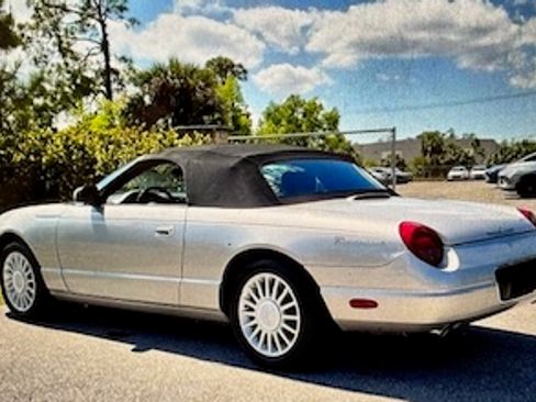 Used 2005 Ford Thunderbird Deluxe image 9