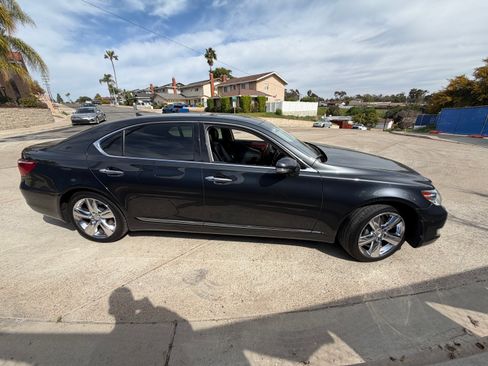 Used 2011 Lexus LS 460 L w/ Luxury Value Edition image 5
