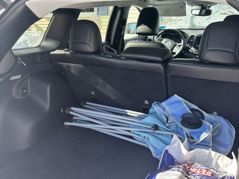 Used 2019 Jeep Cherokee Latitude Plus w/ Comfort/Convenience Group image 10