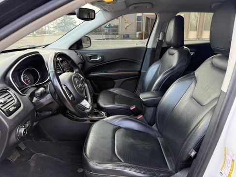 Used 2018 Jeep Compass Limited w/ Navigation Group AWD/4WD image 19
