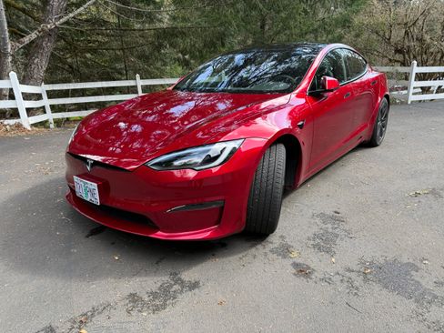 Used 2023 Tesla Model S Standard Range image 5