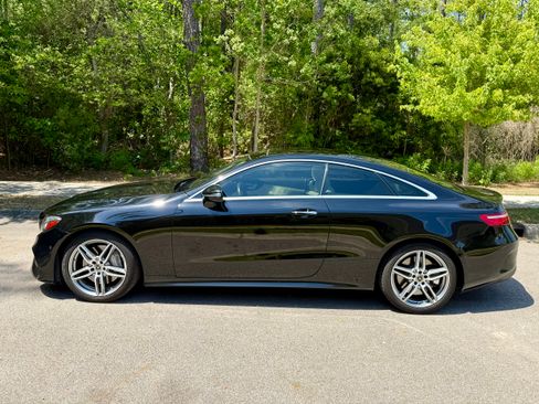 Used 2018 Mercedes-Benz E 400 Coupe image 2