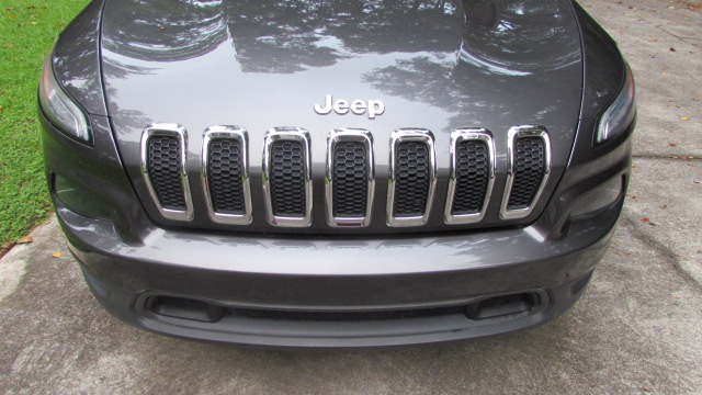 Used 2015 Jeep Cherokee Latitude FWD image 1