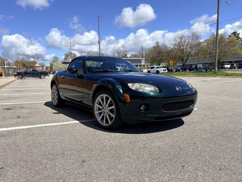 Used 2008 MAZDA MX-5 Miata Grand Touring w/ Premium Pkg RWD image 16