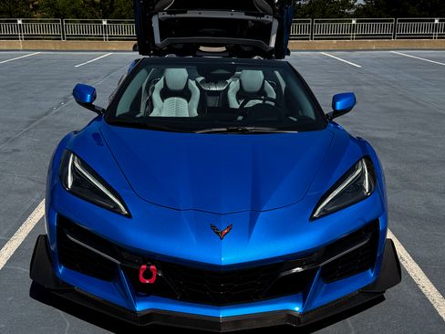 Used 2024 Chevrolet Corvette Z06 w/ Z07 Performance Package RWD image 14