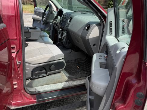 Used 2004 Ford F150 XLT RWD image 10