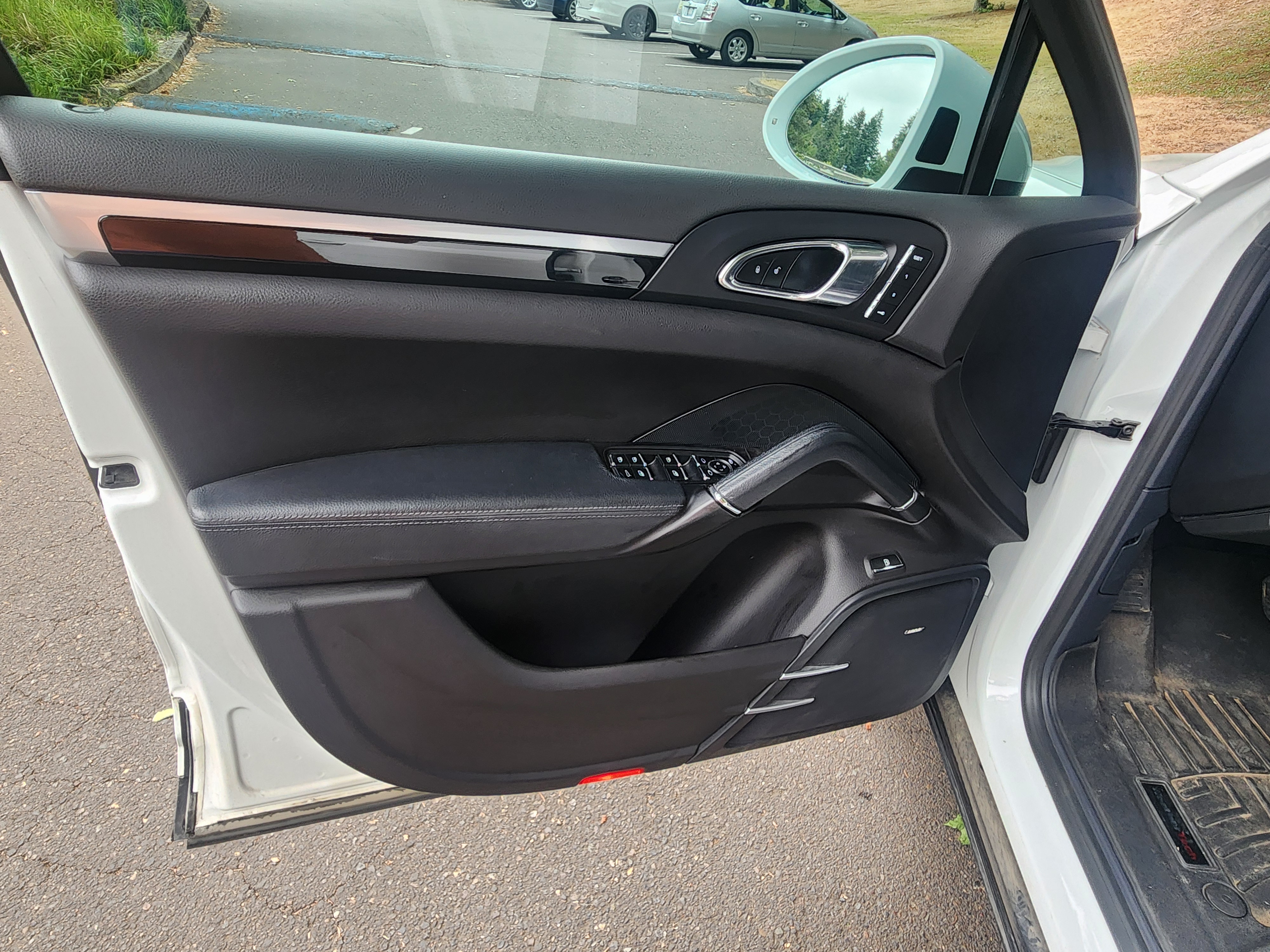 Used 2016 Porsche Cayenne S AWD/4WD image 11