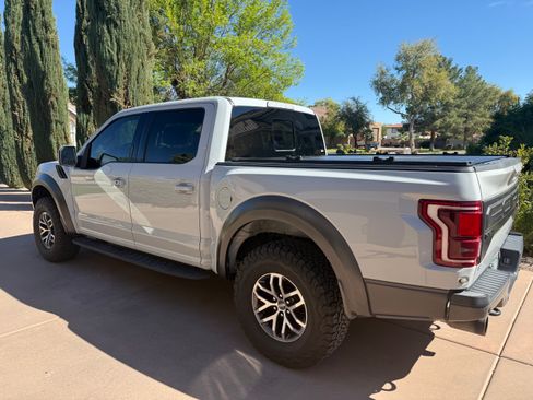 Used 2017 Ford F150 Raptor w/ Equipment Group 802A Luxury image 8