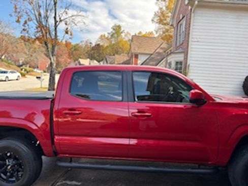 Used 2022 Toyota Tacoma SR image 4