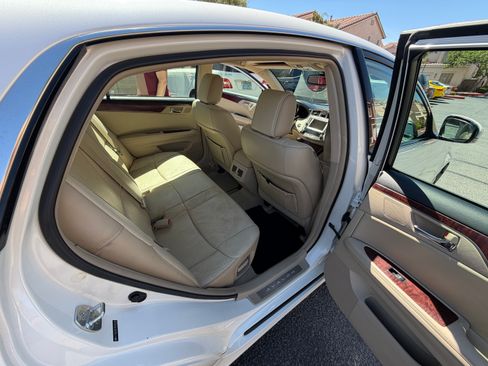 Used 2011 Toyota Avalon Limited image 13