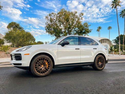 Used 2021 Porsche Cayenne image 6