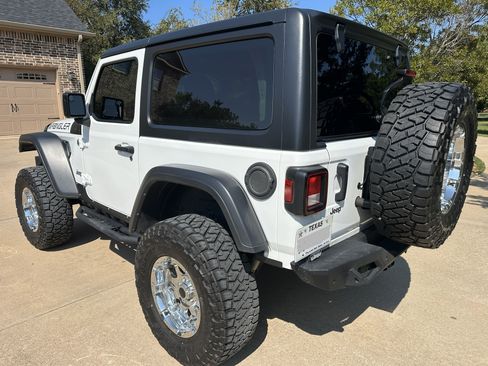 Used 2020 Jeep Wrangler Sport image 6