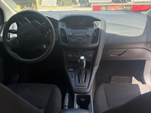 Used 2015 Ford Focus SE FWD image 8