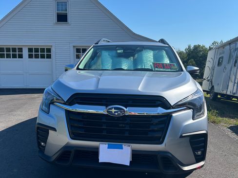 Used 2023 Subaru Ascent Limited w/ Technology Package AWD/4WD image 4