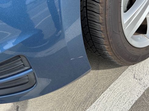 Used 2017 Volkswagen Golf Wolfsburg Edition image 10