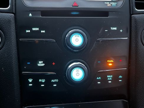 Used 2014 Ford Taurus Limited image 14