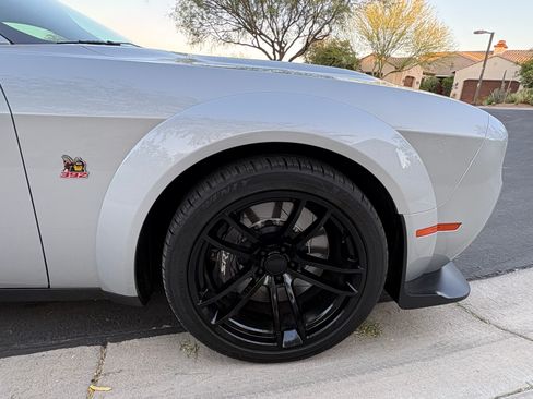 Used 2022 Dodge Challenger R/T Scat Pack RWD image 10