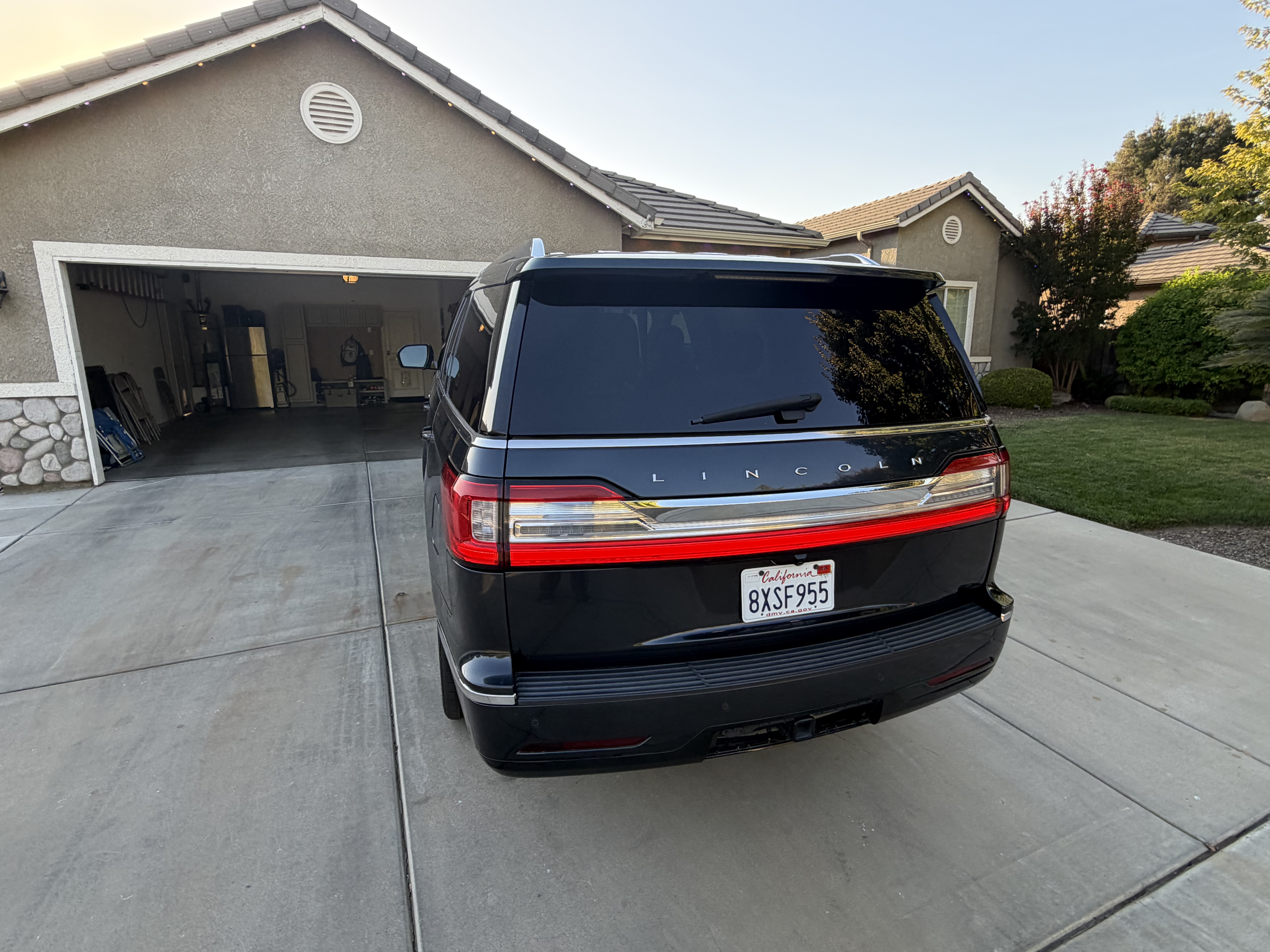 Used 2021 Lincoln Navigator Reserve w/ Luxury Package AWD/4WD image 16