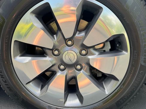 Used 2018 Chrysler Pacifica Limited w/ Advanced Safetytec Group FWD image 15