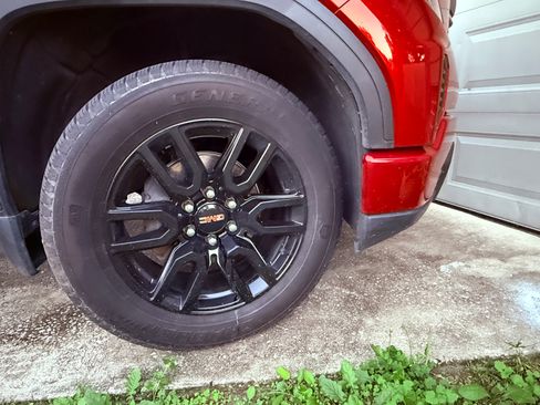 Used 2024 GMC Sierra 1500 Elevation image 6