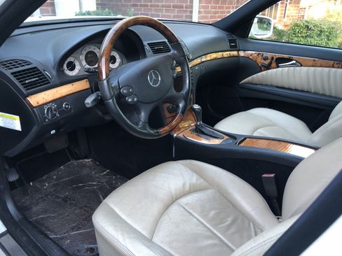 Used 2007 Mercedes-Benz E 350 Sedan image 19