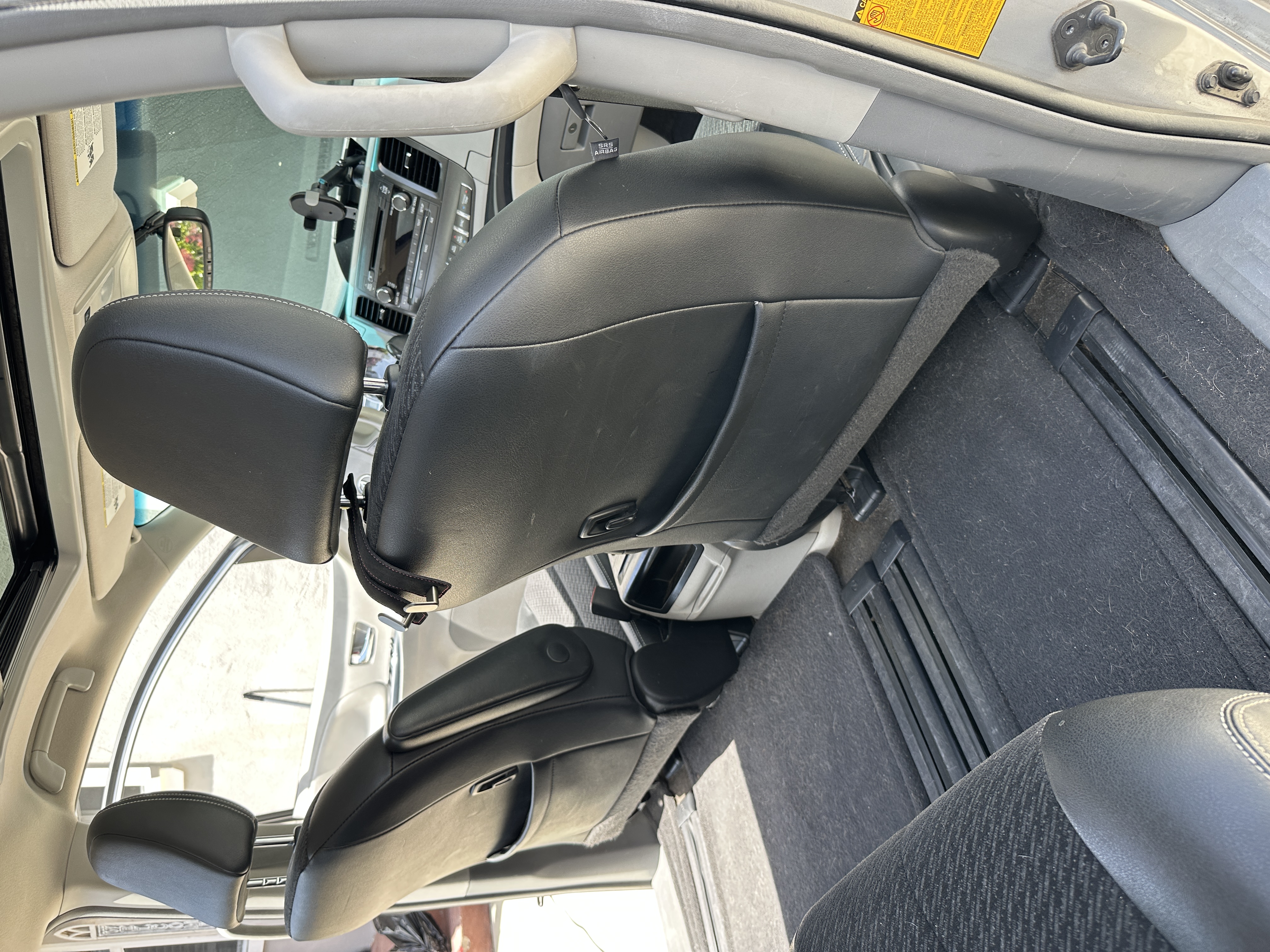 Used 2013 Toyota Sienna SE FWD image 11
