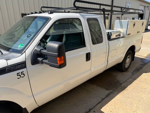 Used 2013 Ford F250 XL w/ PWR Equipment Group image 4