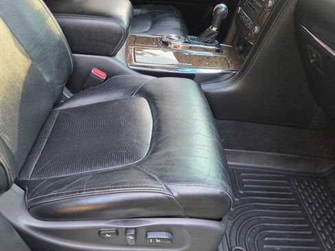 Used 2015 INFINITI QX80 Sport Utility 4D w/ 22" Wheel Package image 10