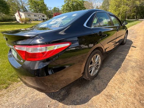 Used 2016 Toyota Camry SE w/ Protection Package (Q2) FWD image 5