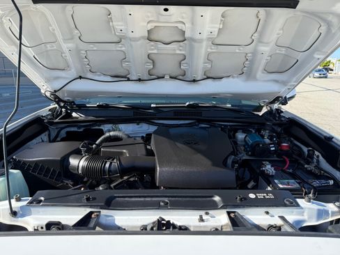 Used 2017 Toyota Tacoma TRD Off-Road image 20