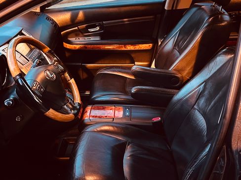 Used 2006 Lexus RX 330 w/ Premium Plus Pkg FWD image 8