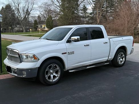 Used 2015 RAM 1500 Laramie w/ Convenience Group RWD image 2