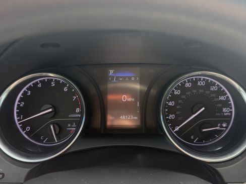 Used 2019 Toyota Camry LE FWD image 14