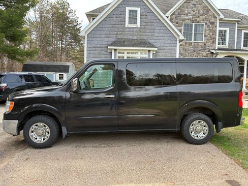 Used 2016 Nissan NV 3500 SL image 4