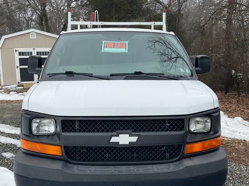 Used 2015 Chevrolet Express 2500 image 6