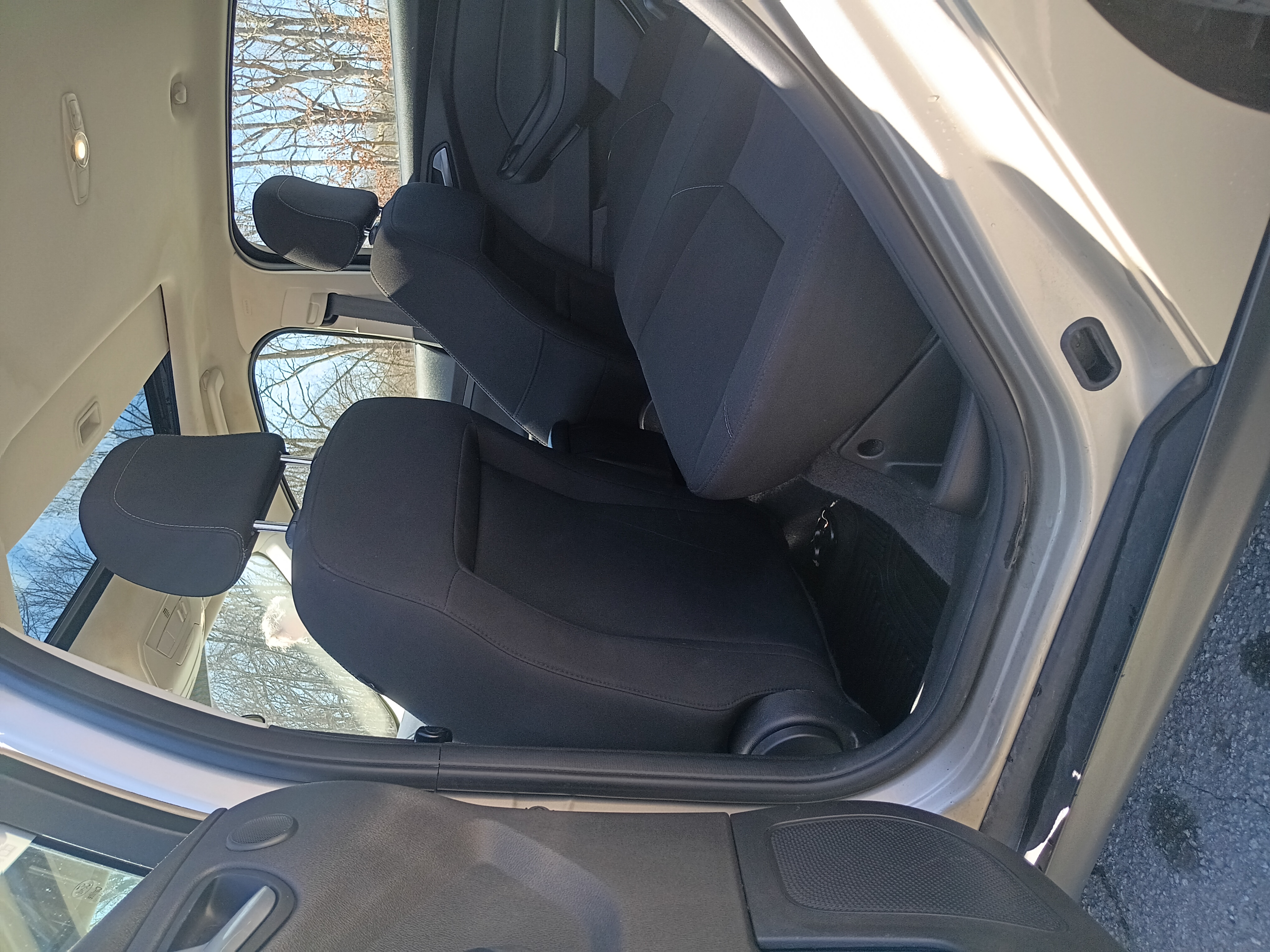 Used 2018 Ford Focus SEL w/ Cold Weather Package FWD image 20