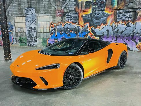 Used 2021 McLaren GT RWD image 1