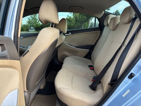 Used 2013 Hyundai Accent GLS FWD image 11