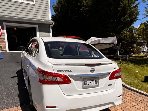 Used 2014 Nissan Sentra SR w/ Premium Package FWD image 4