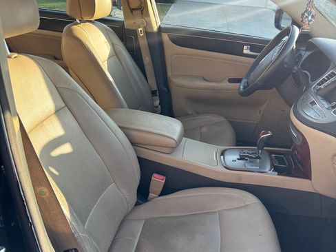 Used 2012 Hyundai Genesis 3.8 w/ Premium Pkg image 4