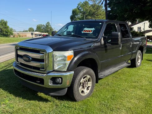 Used 2015 Ford F250 XLT w/ Camper Package AWD/4WD image 4