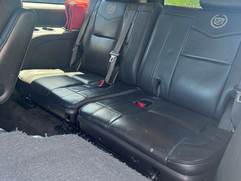 Used 2012 Cadillac Escalade ESV Platinum AWD/4WD image 8