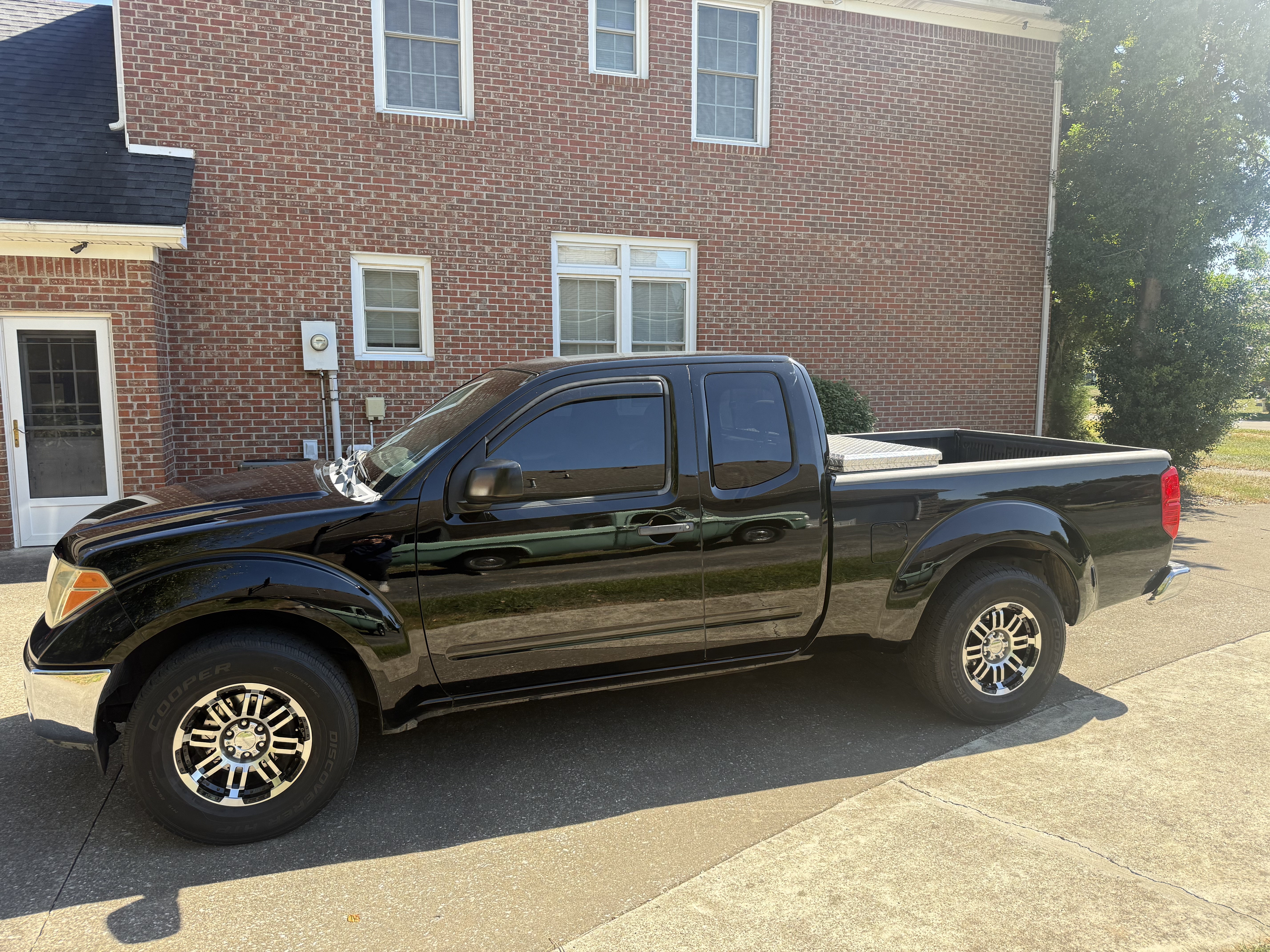 Used 2006 Nissan Frontier SE RWD image 6