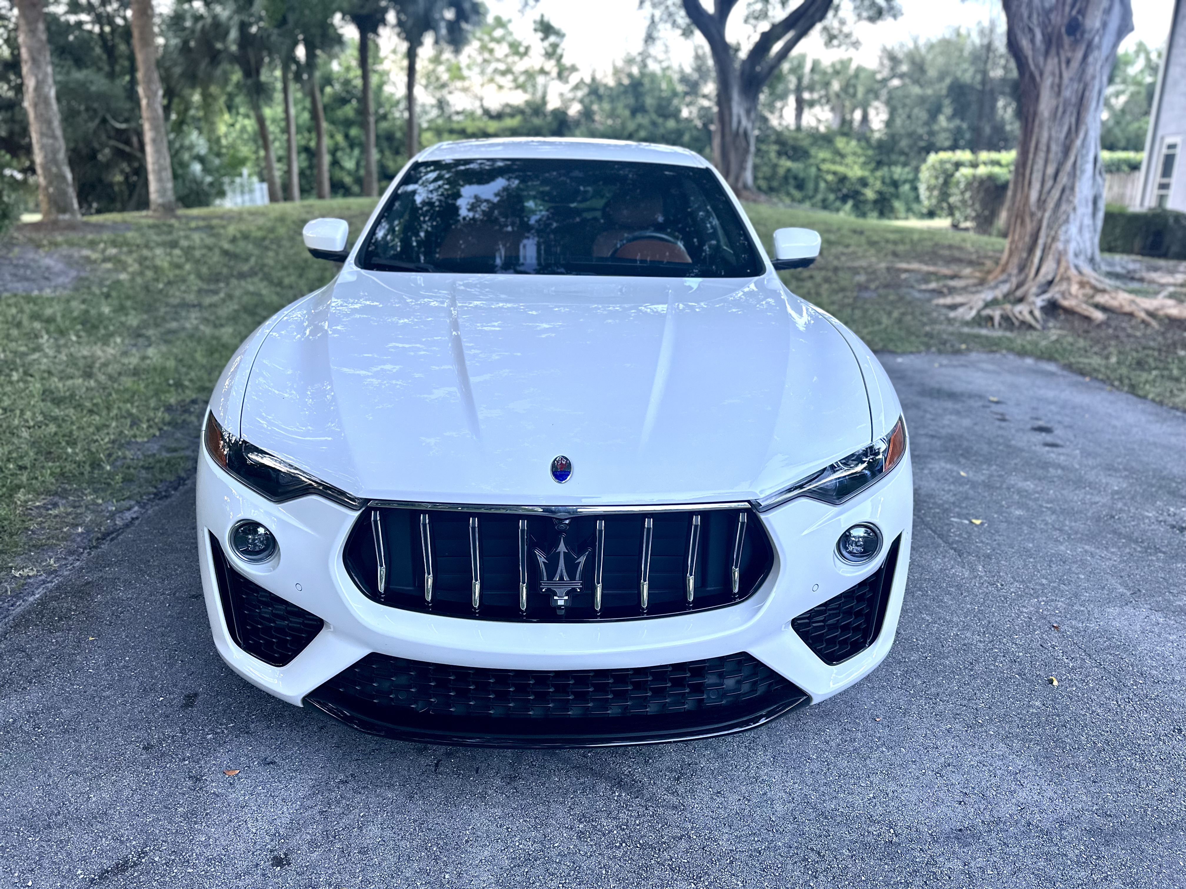 Used 2021 Maserati Levante AWD/4WD image 9