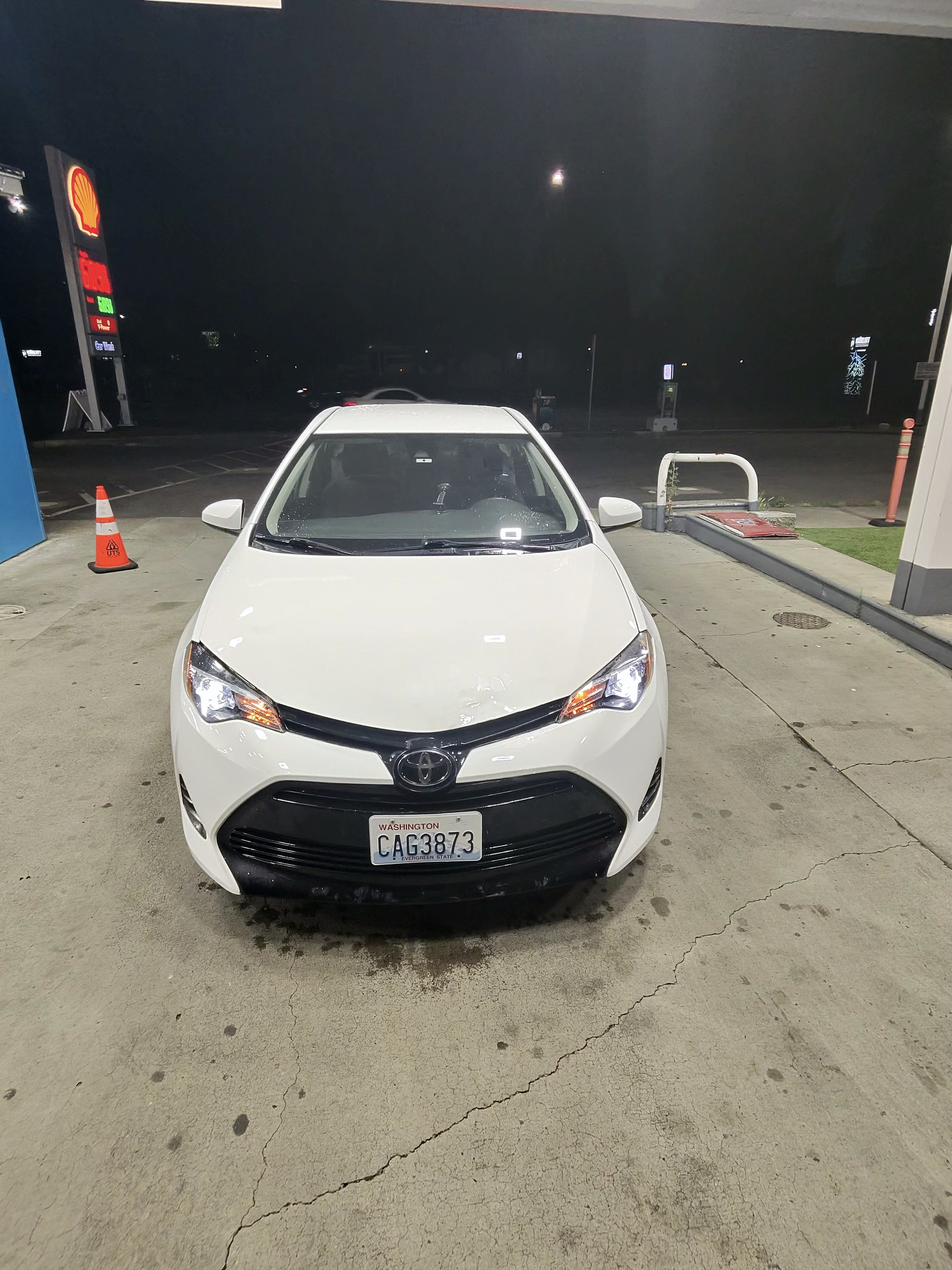 Used 2019 Toyota Corolla LE FWD image 1