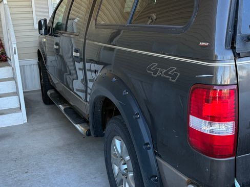 Used 2006 Ford F150 XLT image 8